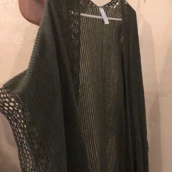 Green cover - Picture 2 of 4